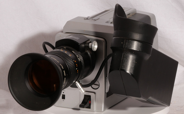 Pathé-Marconi Caméra vidéo couleur KC V1