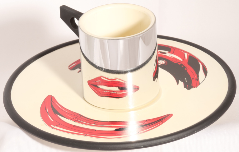 Artotem - Anamorphoses sur tasses à café Narcisse