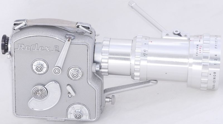 Camex Reflex R.X. 8 mm avec le zoom Pan-Cinor 70 - 1:2,4 / 17,5-70 mm