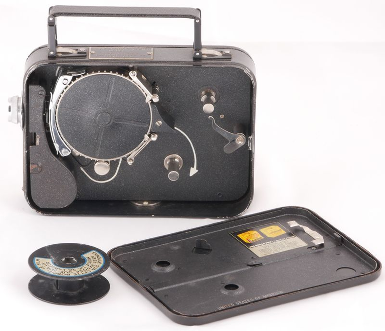 Ciné-Kodak Eight Model 20 ouverte
