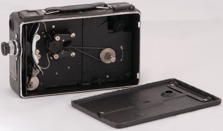 Ciné-Kodak Model BB ouverte
