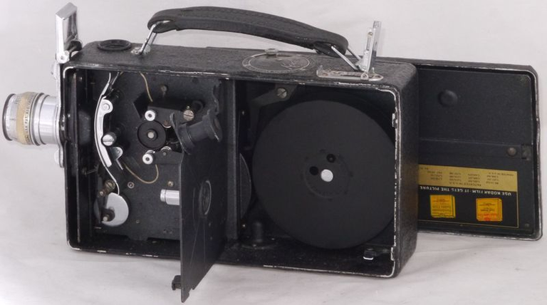 Ciné-Kodak Model K ouverte