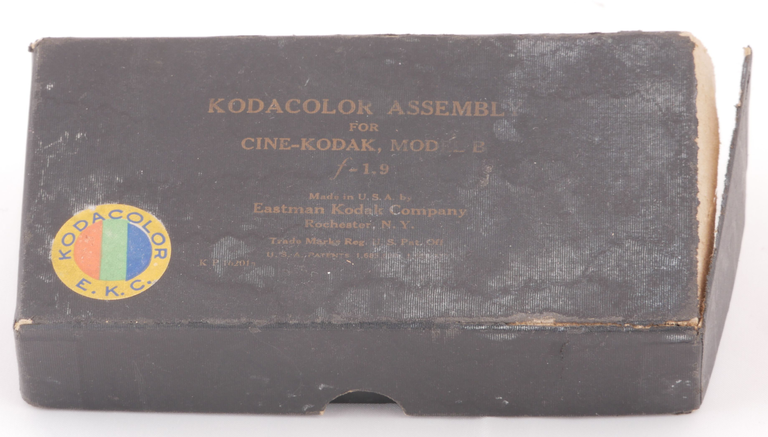 Nécessaire pour la prise de vue en couleurs avec la filkm Kodacolor et la caméra Ciné-Kodak modèle B 1,9