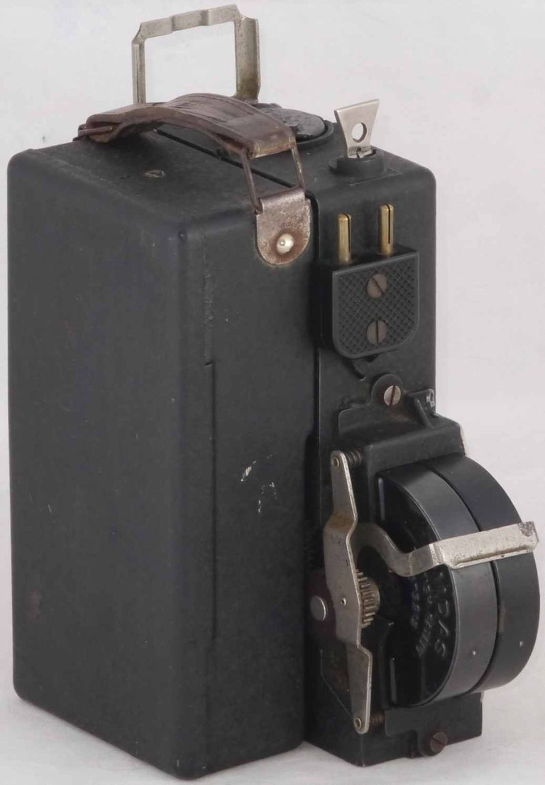 Camera Projector Ltd Midas avec ses deux bobines de film