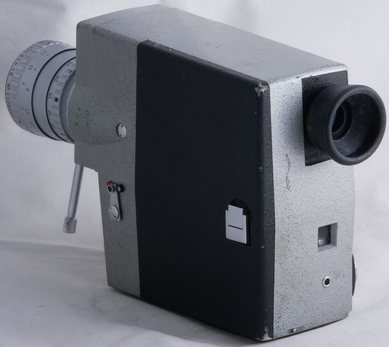 Caméra Pathé Auto Camex grise avec zoom Angénieux
