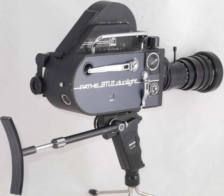 Caméra Pathé Webo DS 8 BTL II Duolight avec sa crosse