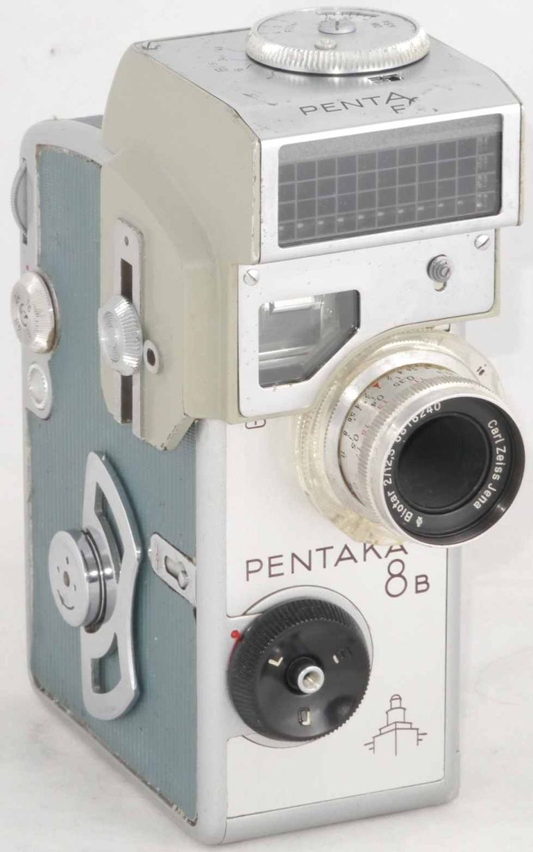 Pentacon Pentaka 8B avec le Penta F pour régler automatiquement le diaphragme