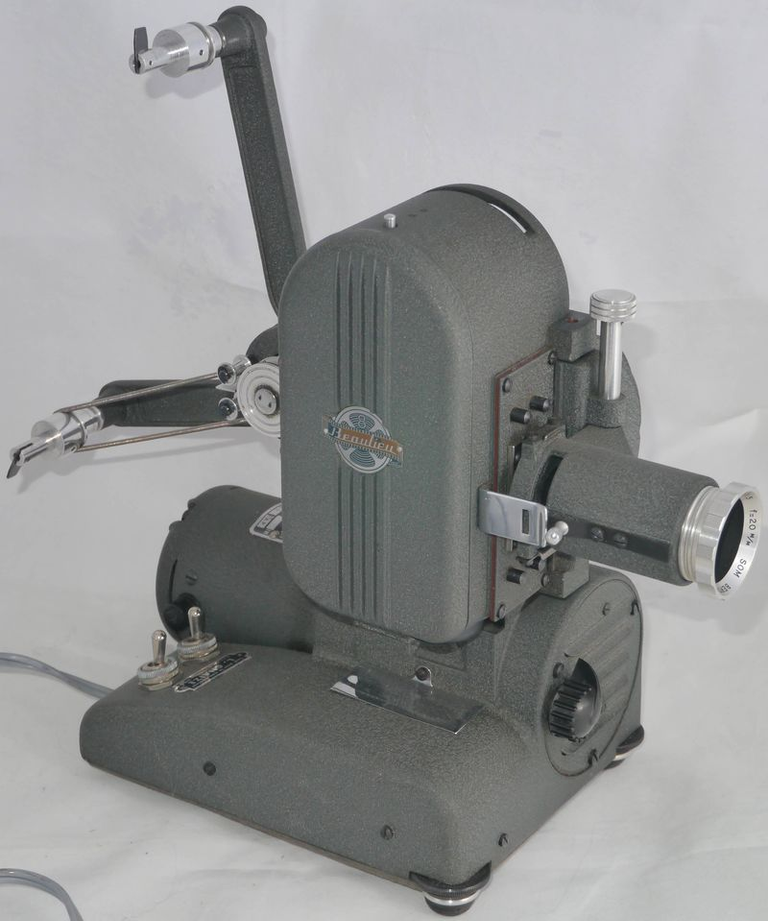 Projecteur Beaulieu 8mm 1er modèle