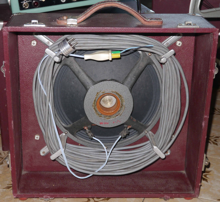 Projecteur Buisse et Bottazzi type 8, le haut-parleur