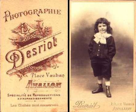 Avallon - Desriot - Photographie - Desriot - Place Vauban - Avallon - Spécialité de Reproductions  - & d'Agrandissements - Les clichés sont conservés