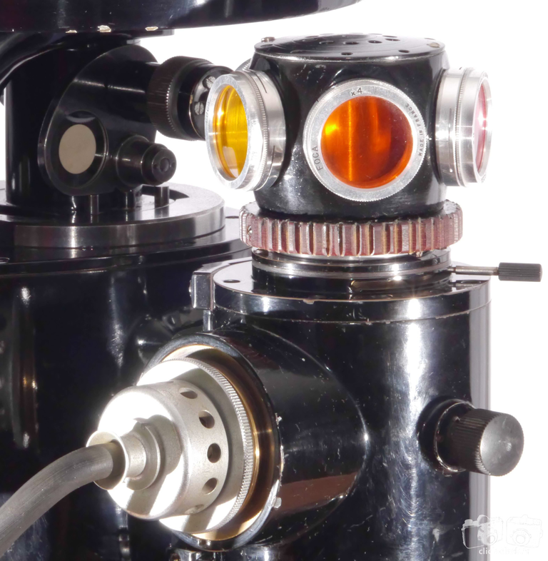 Microscope métallographique, tourelle de filtres colorés et lampe