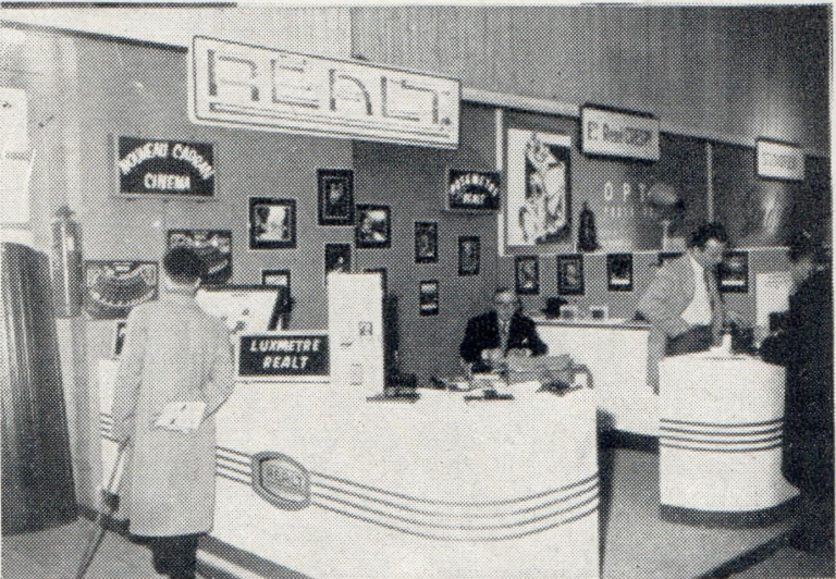 Réalt au Salon de la Photo 1952