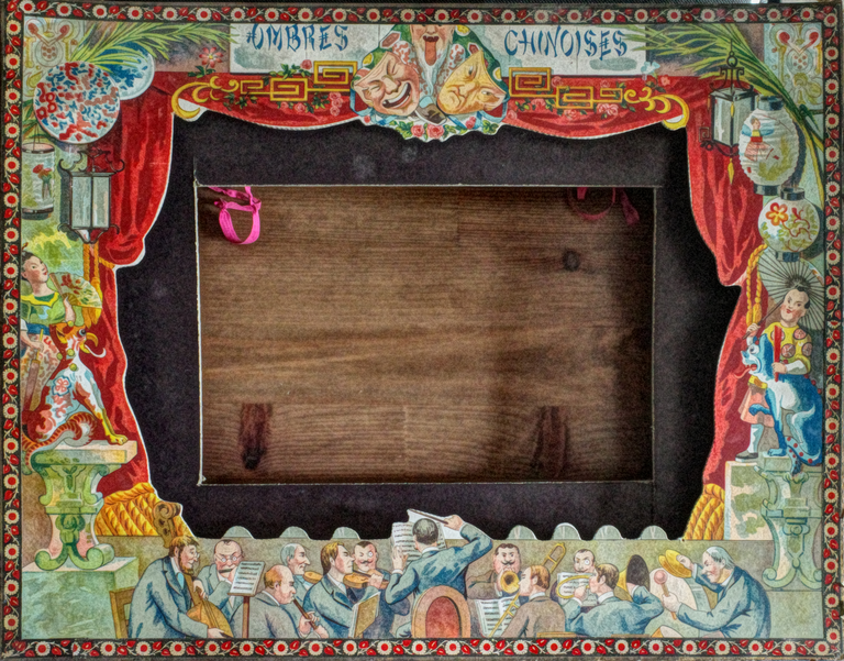 Théâtre d'ombres Loïe Füller - la scène