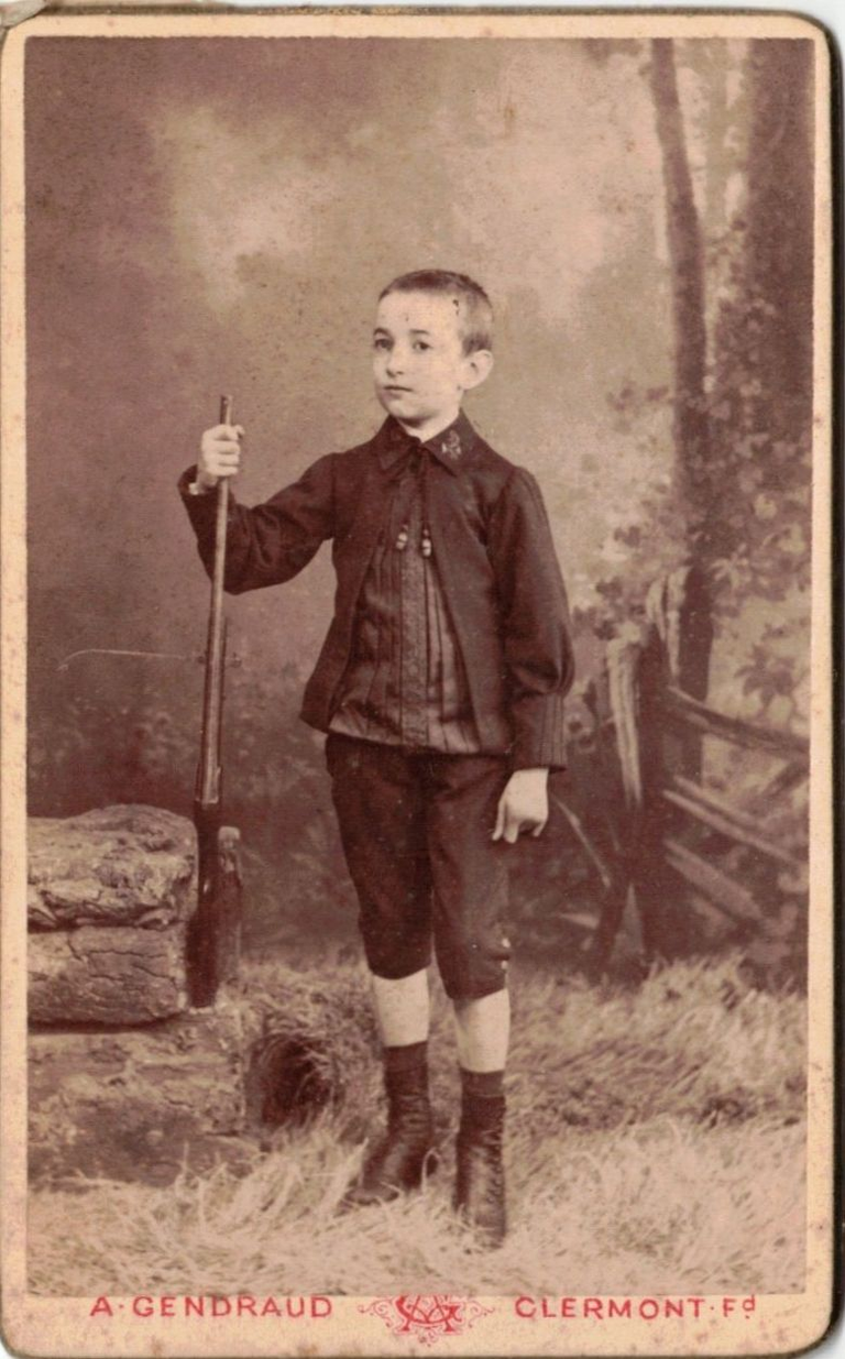Clermont-Ferrand - Médaille d'Or 1886 - Dix Médailles Or, Vermeil, Argent - Photographie Inaltérable au Charbon- Alfred Gendreau - Ancien élève de l'Ecole des Beaux-Arts de Lyon 1er prix 1875 - 5, Rue d'Assas - Clermont-Ferrand - 1889